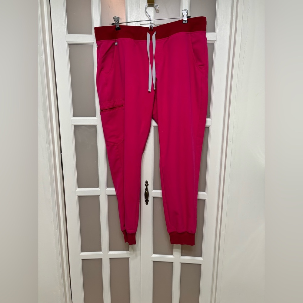 FIGS Technical Collection Jogger Scrub Pants – Hot Pink – XL
